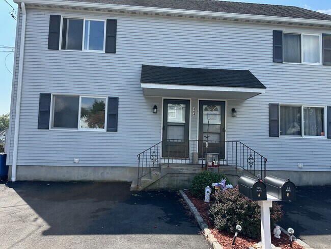Primary Photo - 164 Pine St