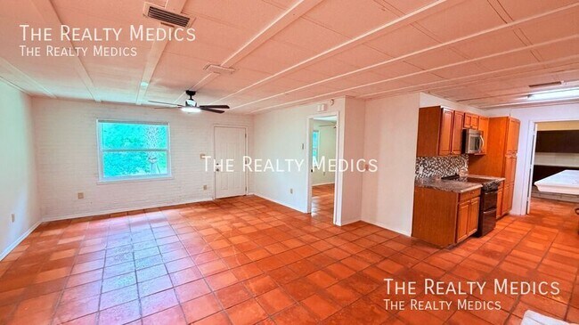 Building Photo - 31061 Lochmore Cir