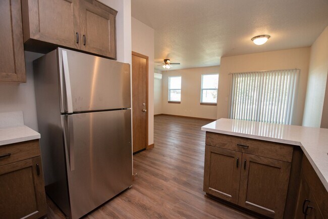 Building Photo - Wonderful 2BD Duplex in Great Washougal Lo...