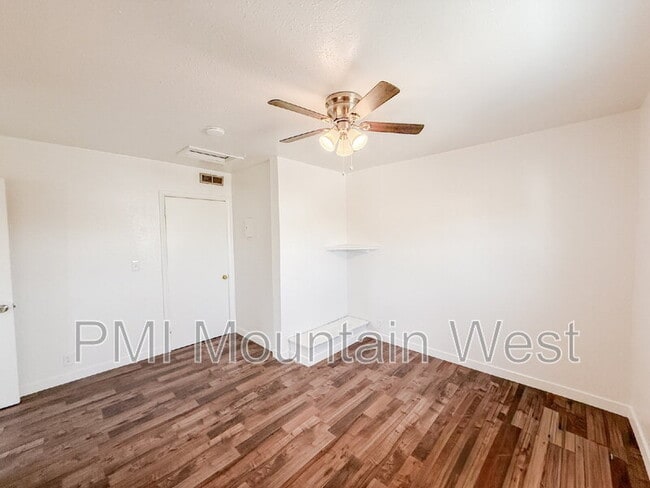 Building Photo - 9068 Main St