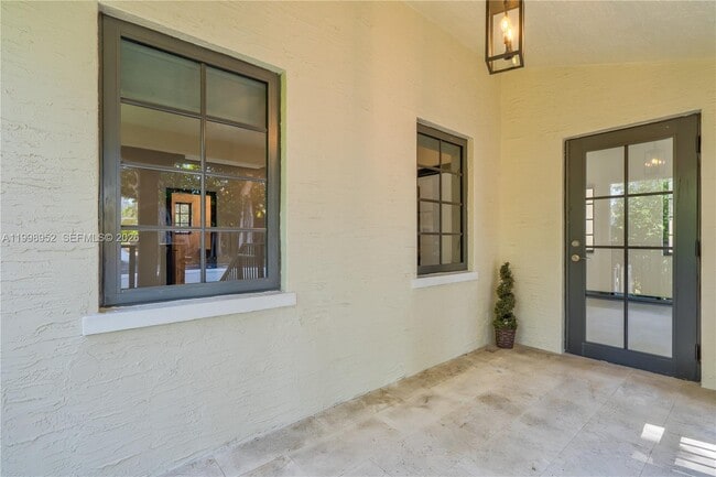 Building Photo - 519 Alhambra Cir