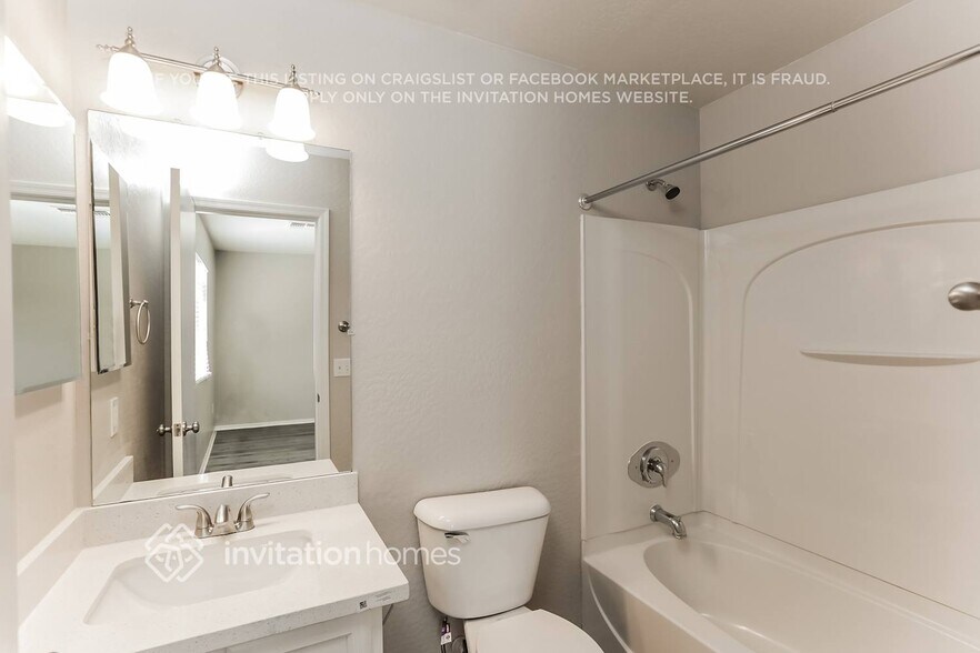 Building Photo - 3323 S 80th Ave