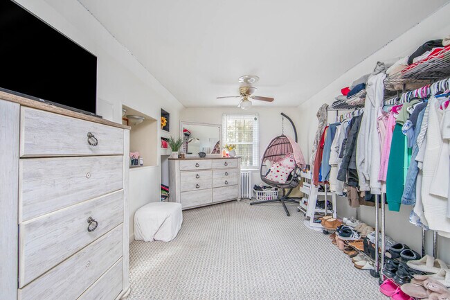 Building Photo - 28900 Deercroft Dr