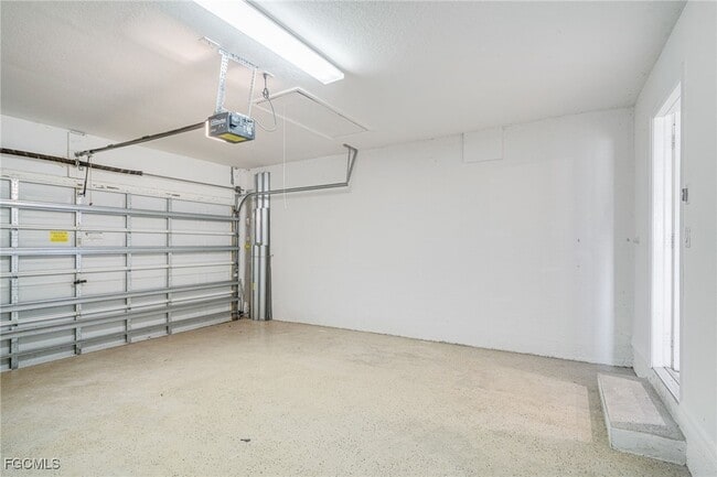 Building Photo - 3174 Antica St