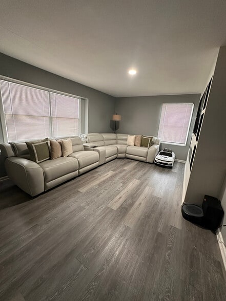 Building Photo - 2217 4 Mile Rd