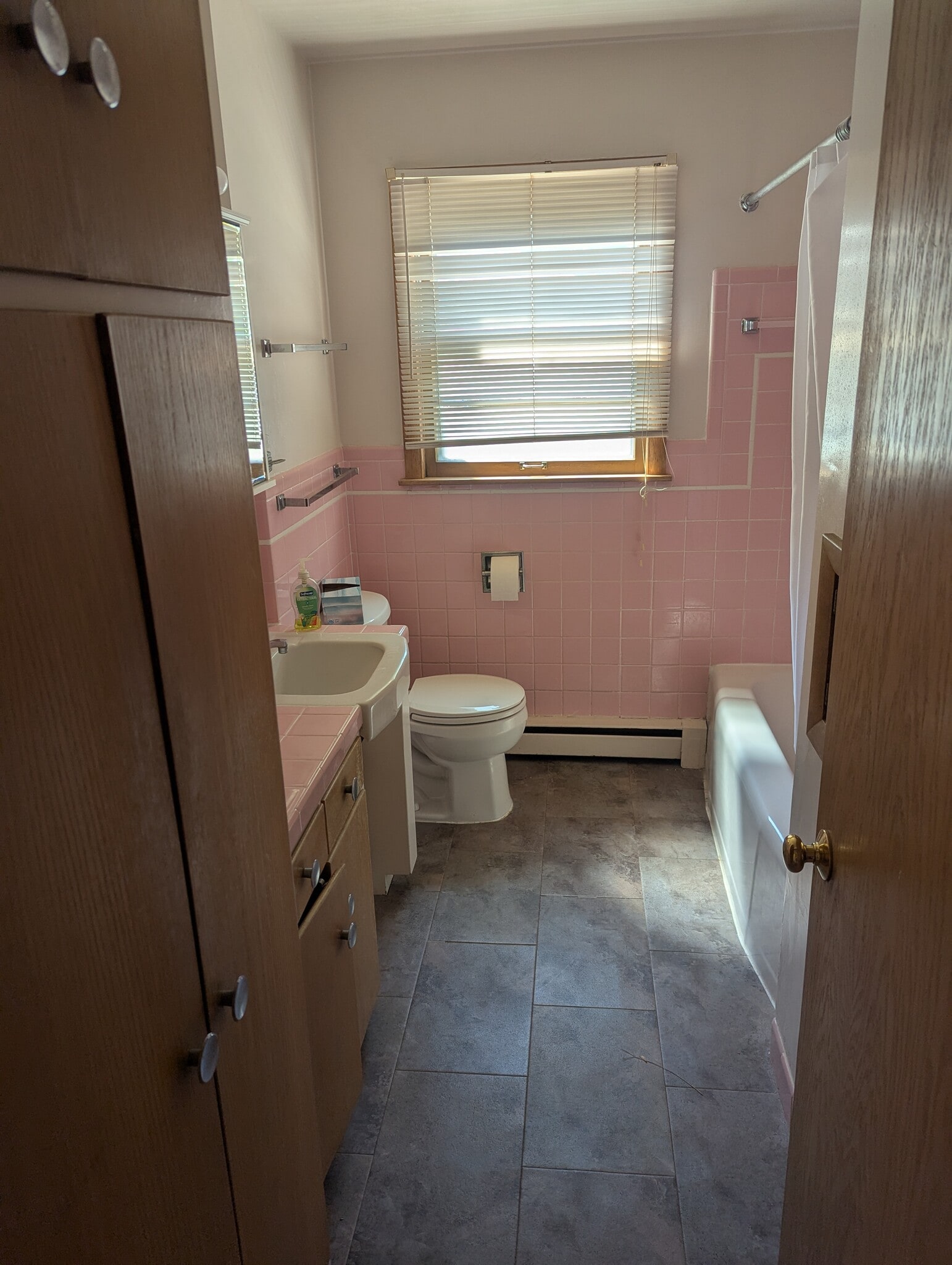 Building Photo - 930 S Brooks St