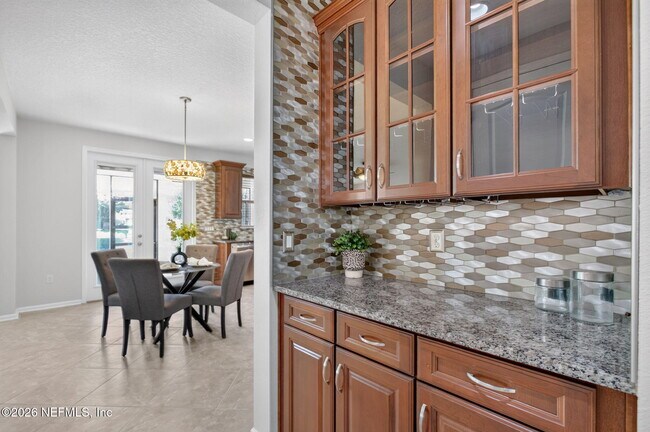 Building Photo - 127 Rockcreek Dr