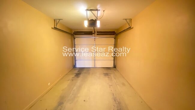 Building Photo - 3633 N 3rd Ave