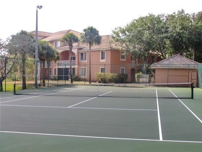 Building Photo - 6900 SW 39th St