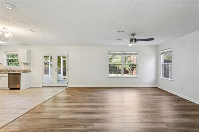 Building Photo - 300 Carrington Way