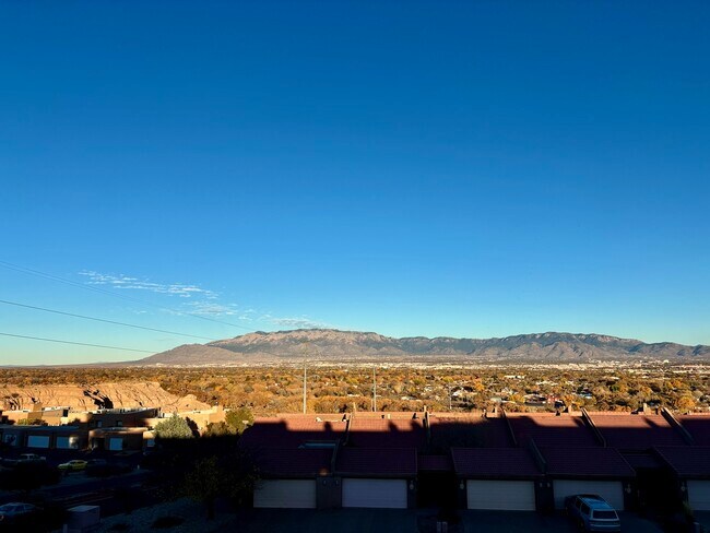 Building Photo - 2700 Vista Grande Dr NW