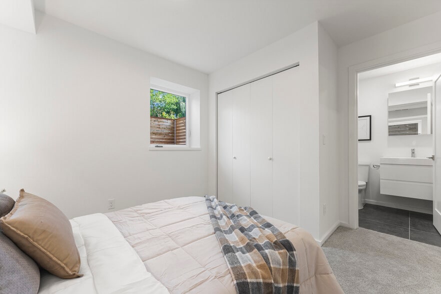 Building Photo - 591 NE Tillamook St