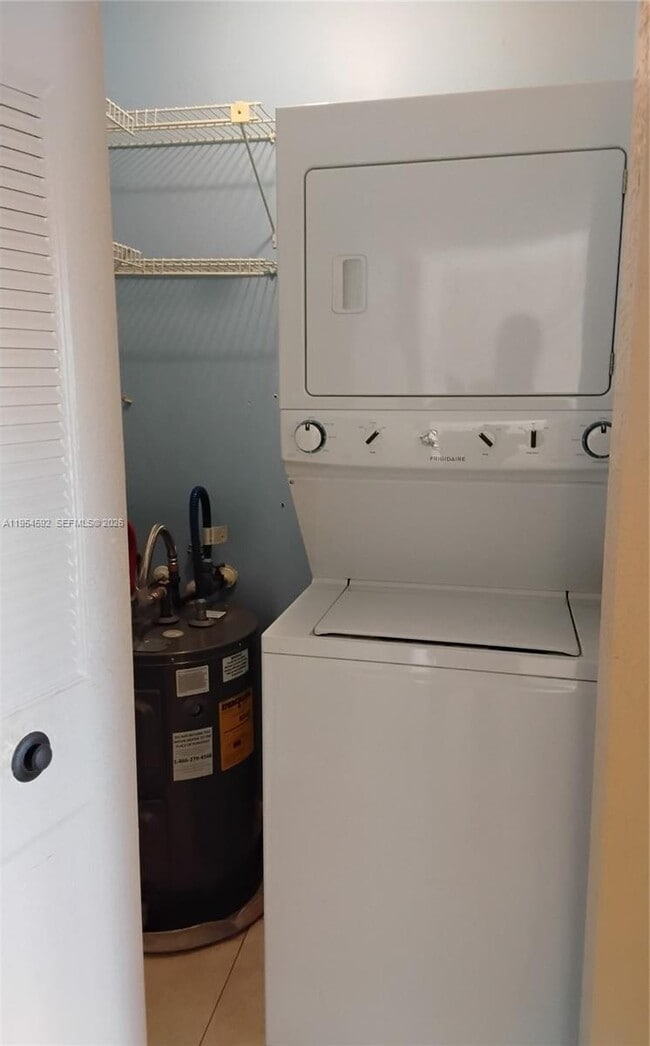 Building Photo - 5901 Washington St