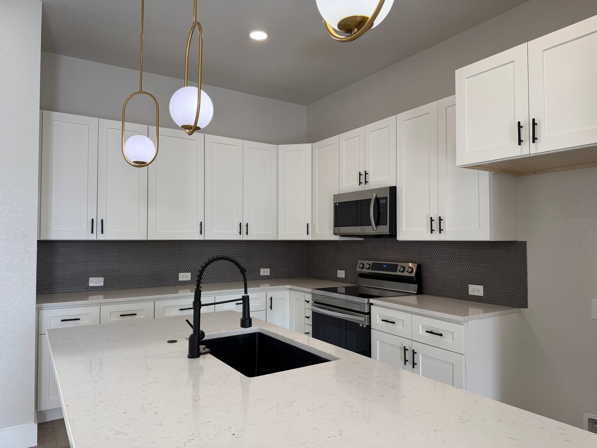 Building Photo - 343 Porter St