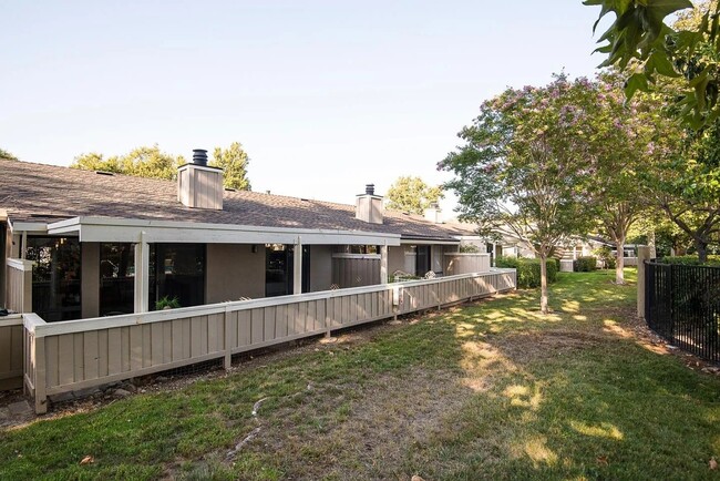 Building Photo - 1116 Silver Oak Ct
