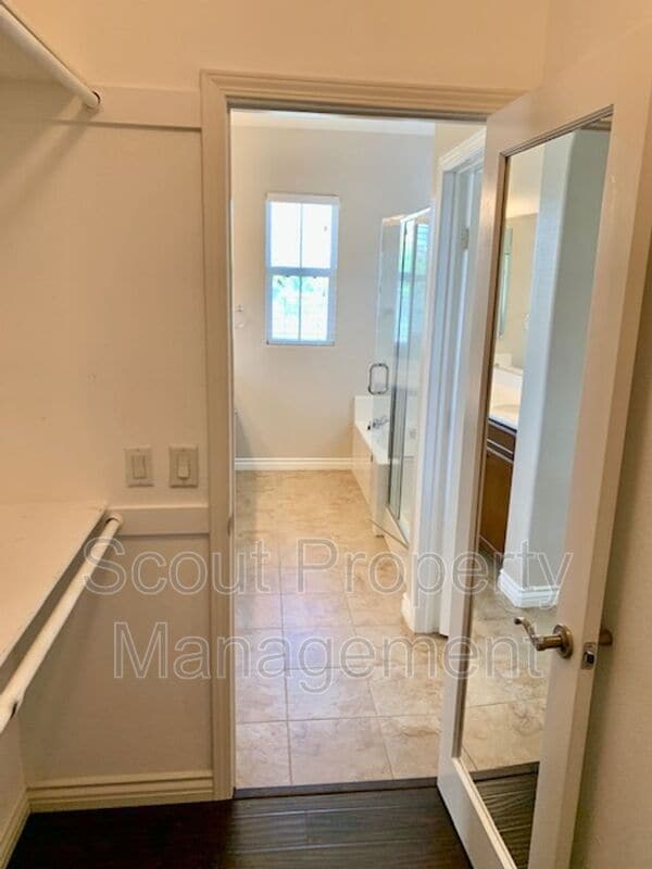 Building Photo - 28770 Oak Park Ln