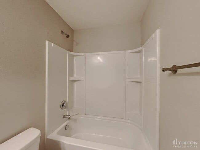 Building Photo - 2824 Tall Oaks Dr