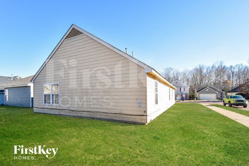 Building Photo - 4820 Royal Run Dr