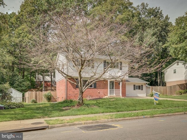 Building Photo - 6812 Landor Ln