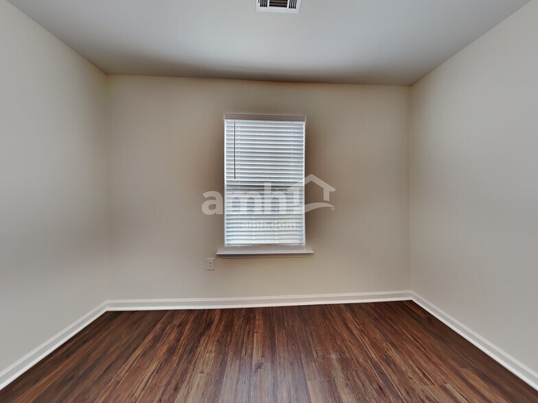 Building Photo - 455 Sunbury Dr