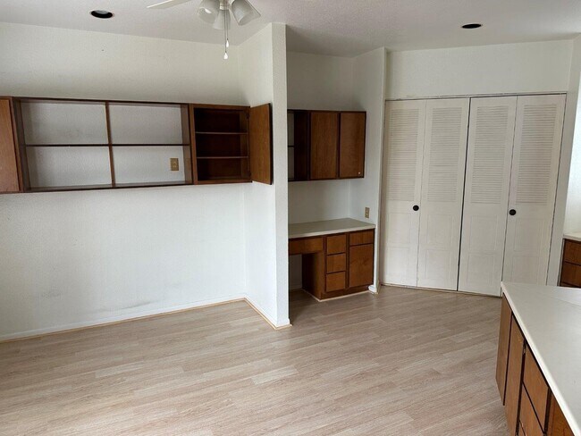 Building Photo - 7901 Cambridge St