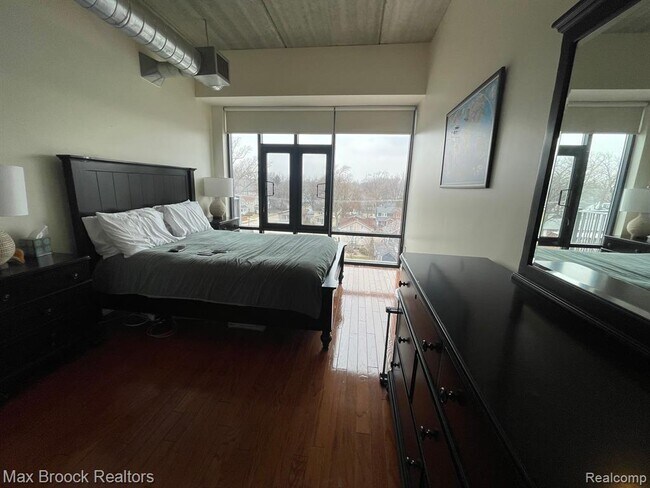 Building Photo - 101 Curry Ave