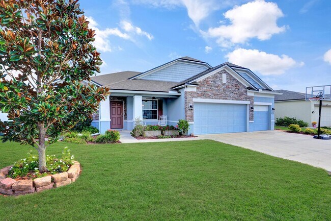 Primary Photo - Gorgeous 4/3 in Newberry Corners