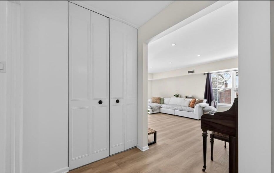 Building Photo - 419 Drummers Ln