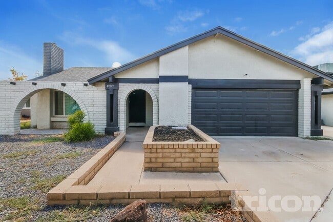 Building Photo - 4007 E Apollo Rd