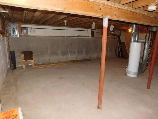 Building Photo - 3 bedroom in Cumberland RI 02864