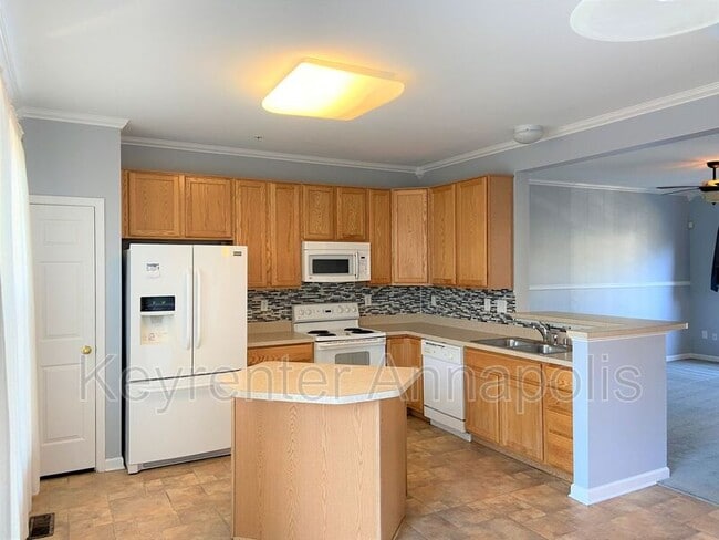 Building Photo - 7890 Ivy Terrace