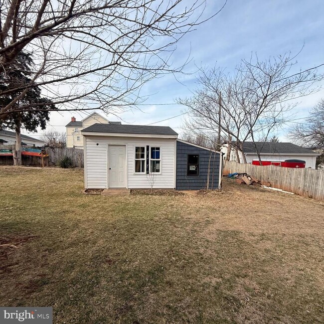 Building Photo - 8918 Virginia Ave