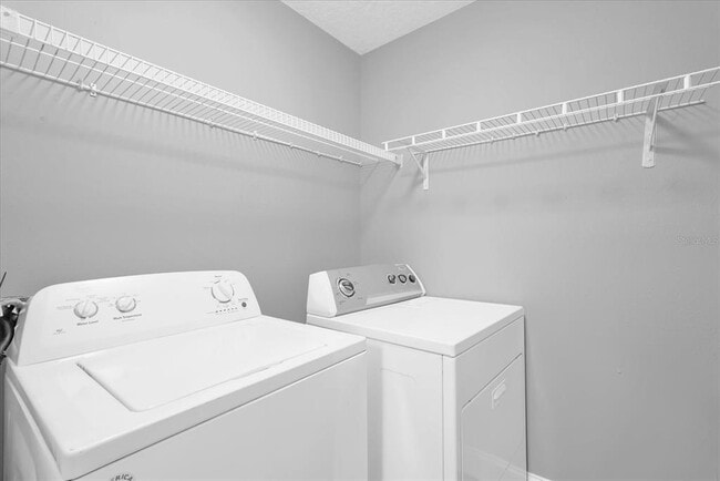 Building Photo - 2533 Grassy Point Dr