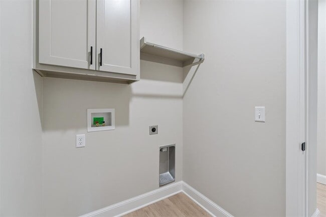 Building Photo - 4212 Abbey Pk Dr