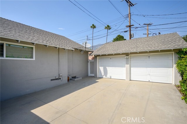 Building Photo - 3211 Fairesta St
