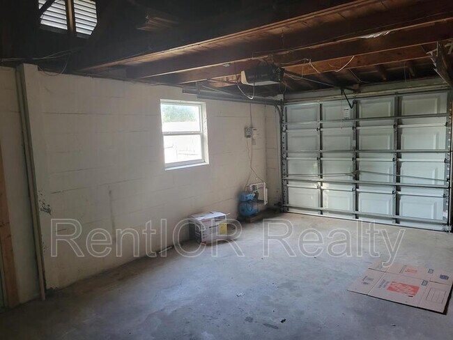 Building Photo - 4655 Koala Dr