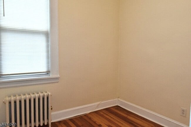 Building Photo - 139 Ray St