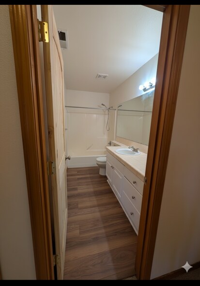 Building Photo - 3437 SW 2nd St