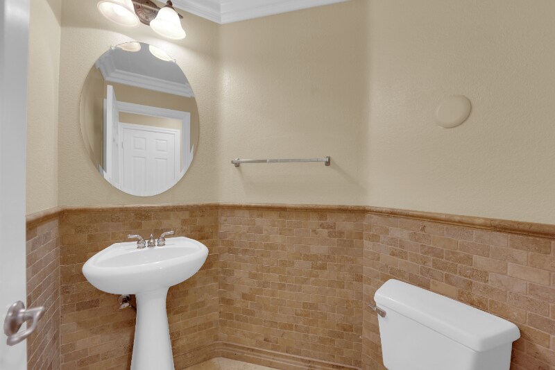 Building Photo - 10057 Portula Valley St