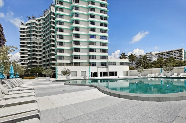 Building Photo - 5255 Collins Ave