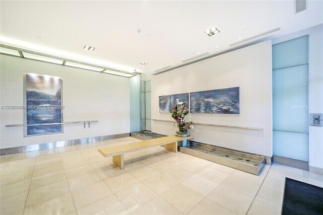 Building Photo - 2101 Brickell Ave