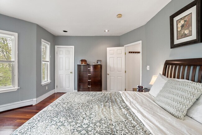 Building Photo - 31 Regent St