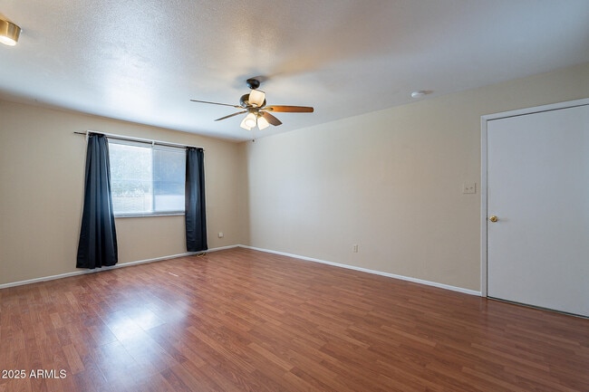 Building Photo - 2808 S Terrace Rd