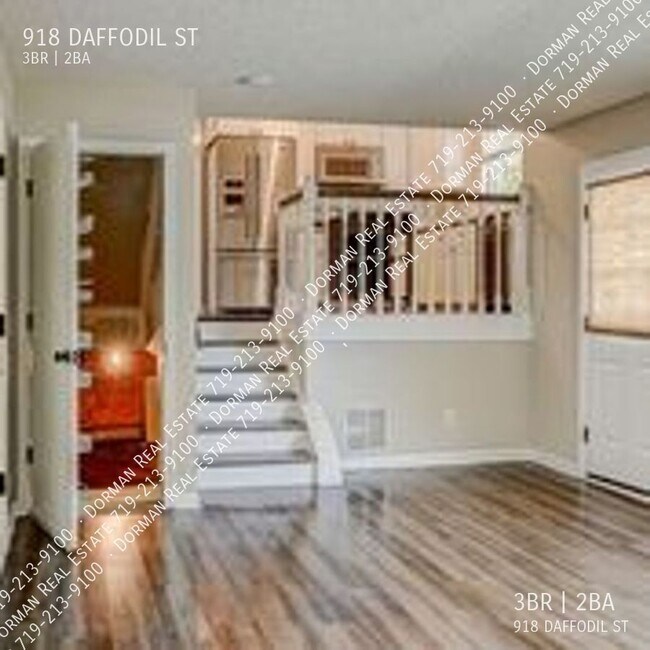 Building Photo - 918 Daffodil St