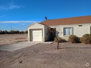 Building Photo - 3 bedroom in Eloy AZ 85131