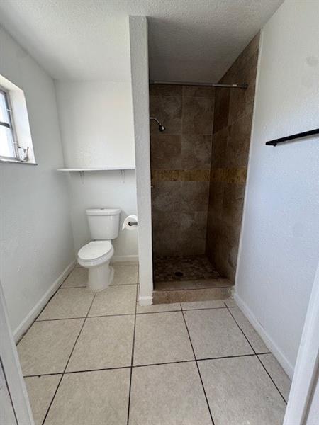 Building Photo - 1767 NE 49th Ct