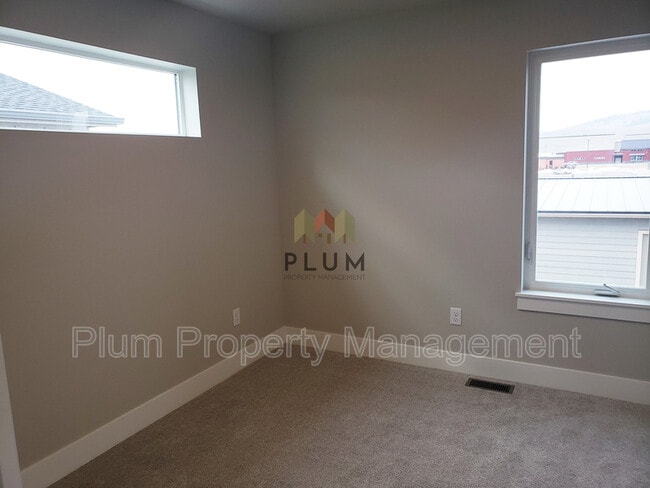 Building Photo - 4724 Giada Dr