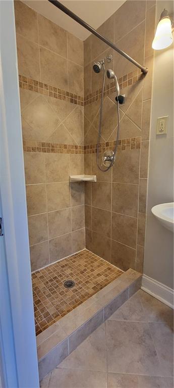 Building Photo - 2497 Wentworth Dr NE