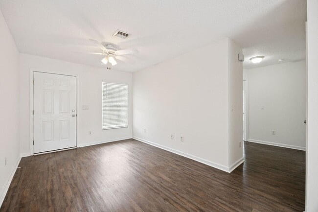Building Photo - New rental