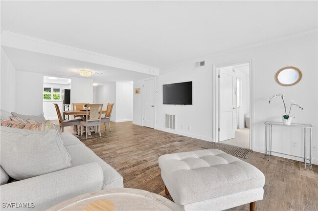 Building Photo - 3930 Belair Ln